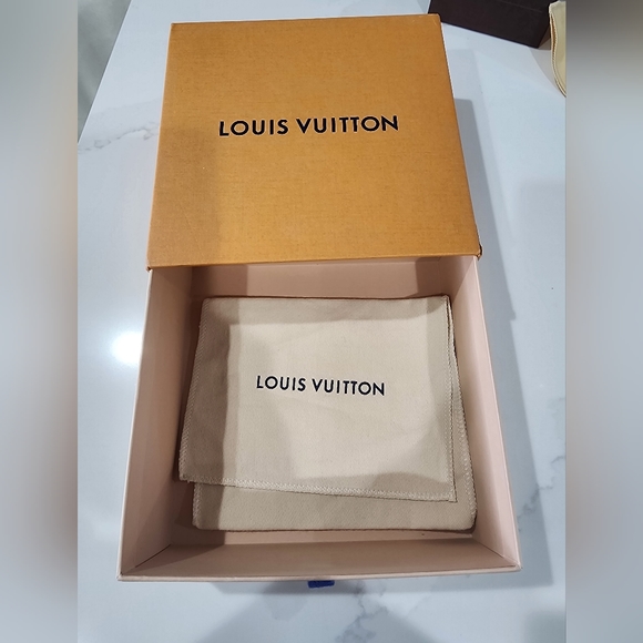 Louis Vuitton box and dust bag - Picture 3 of 6